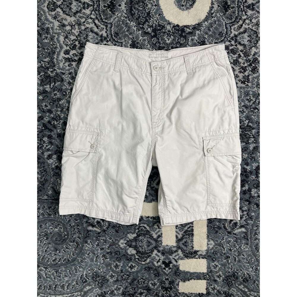 Nautica Men's Beige Cargo Shorts. Size 34 Pre Owned & Excellent Condition.